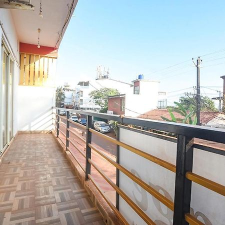 Fabexpress The Voyage Hotel Morjim Bagian luar foto
